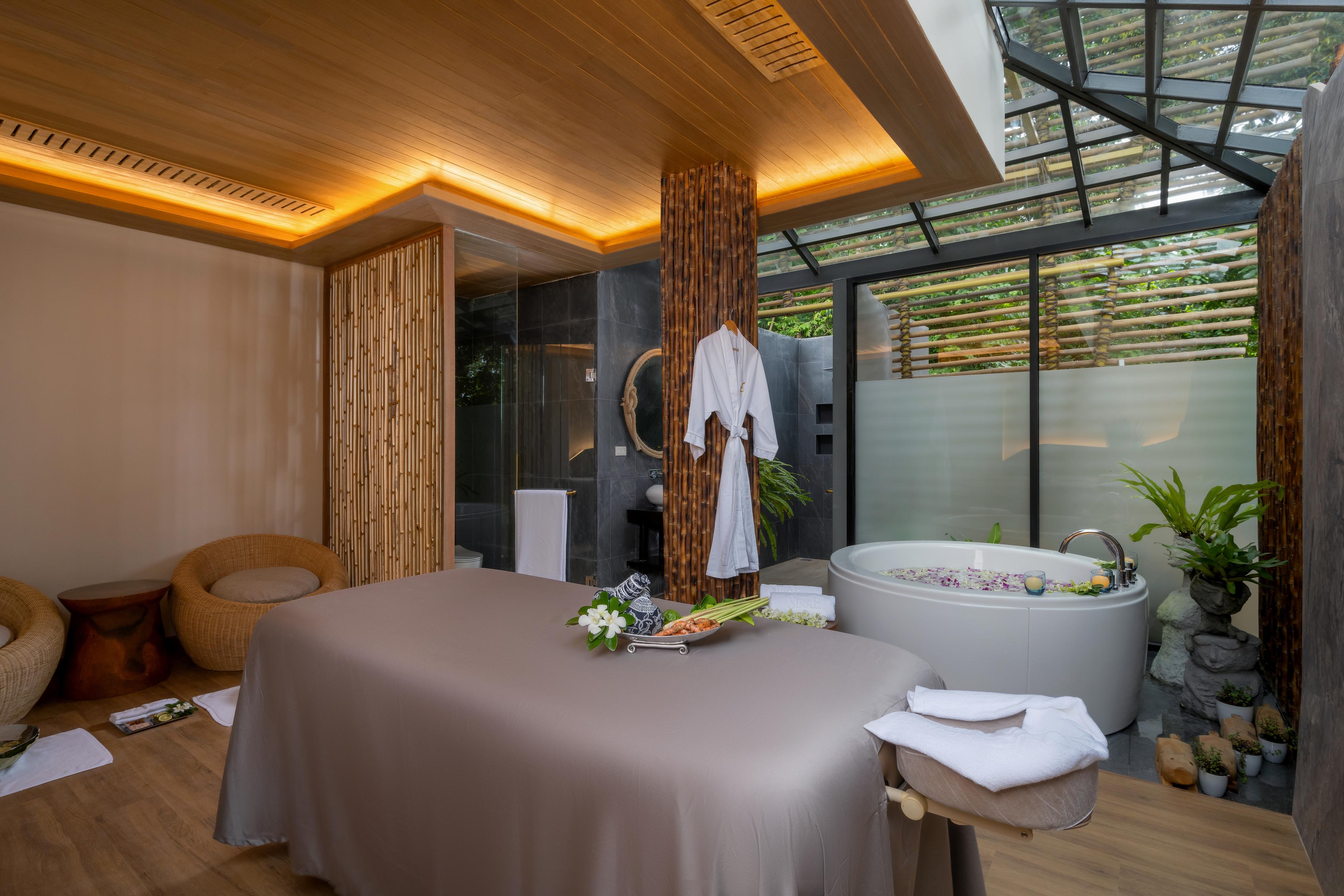 Sinae Phuket Hotel Buitenkant foto
